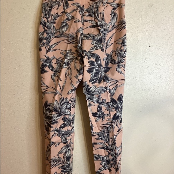 Leith Pink Floral Pattern pants Size Small - Picture 3 of 11